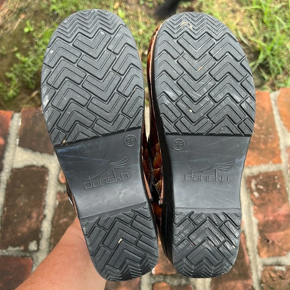 Dansko slip on clogs size 6 (36) - Picture 6 of 9